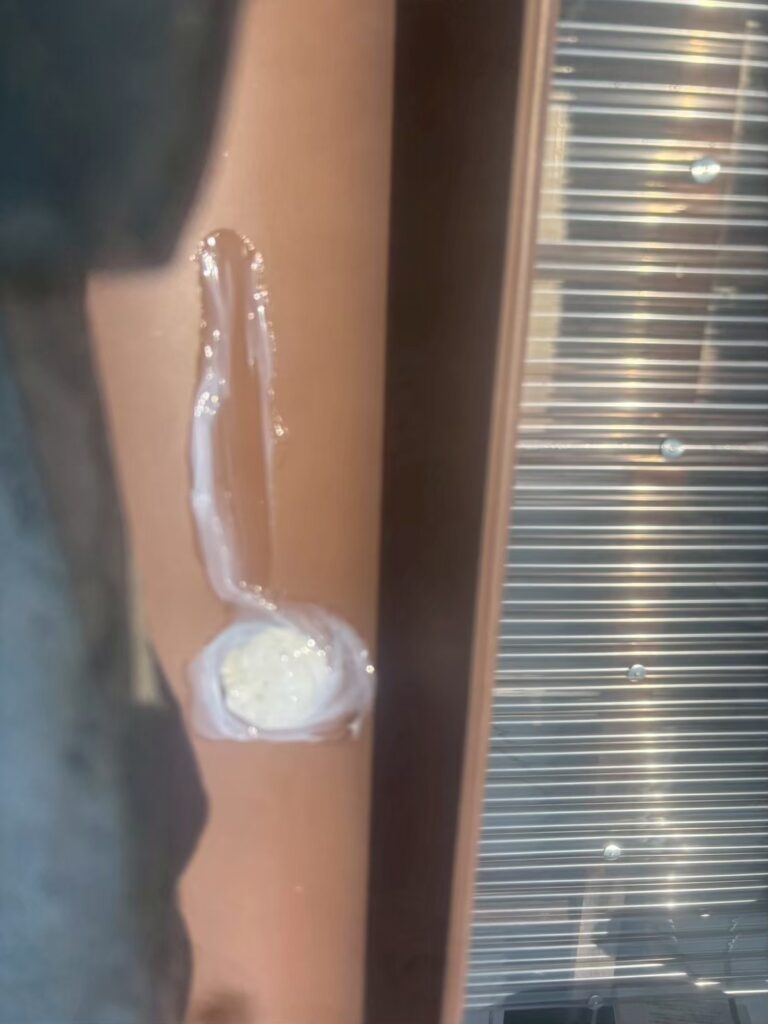 冠瓦貫通ビス穴部補修工事 サービスで行った樋の補修 施工後